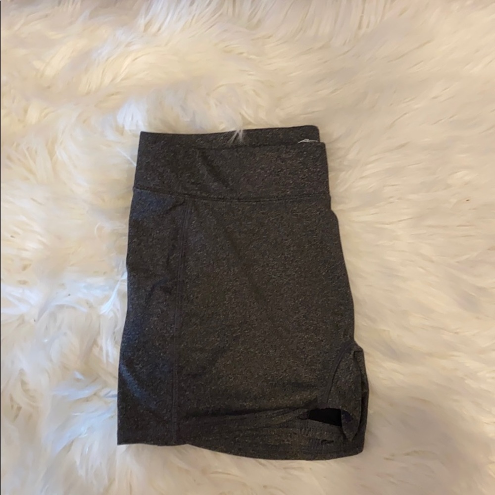 Spandex - Picture 2 of 3